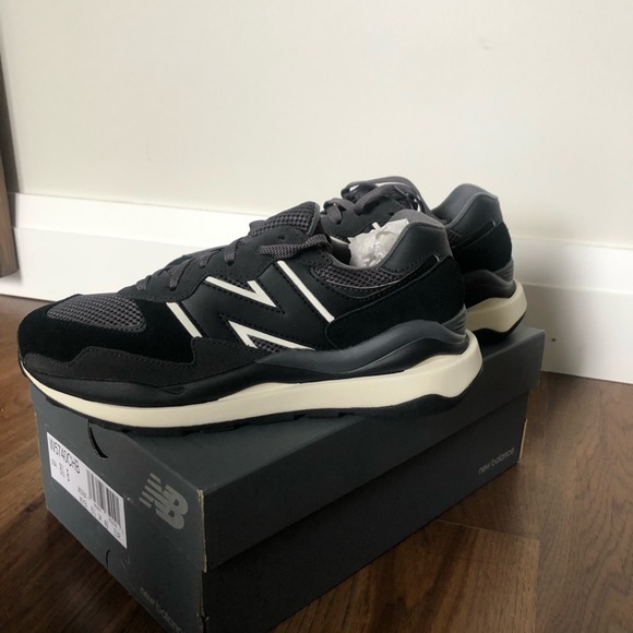 W5740CHB Brand new black new balance 5740’s - Picture 2 of 5